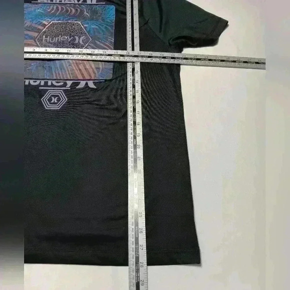 Hurley t shirt. Men's size  M. - Picture 3 of 6